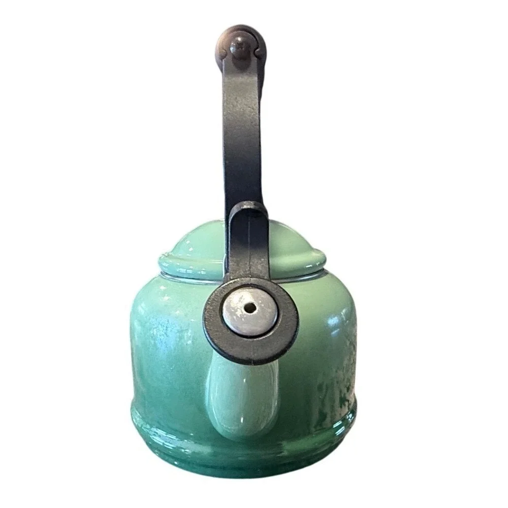 Le Creuset Whistling Tea Kettle Green Enamel on Steel‎ Classic 1.7 Qt Q3101-17